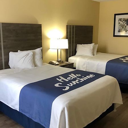 Days Inn By Wyndham Cape Carteret Near Emerald Isle Zewnętrze zdjęcie