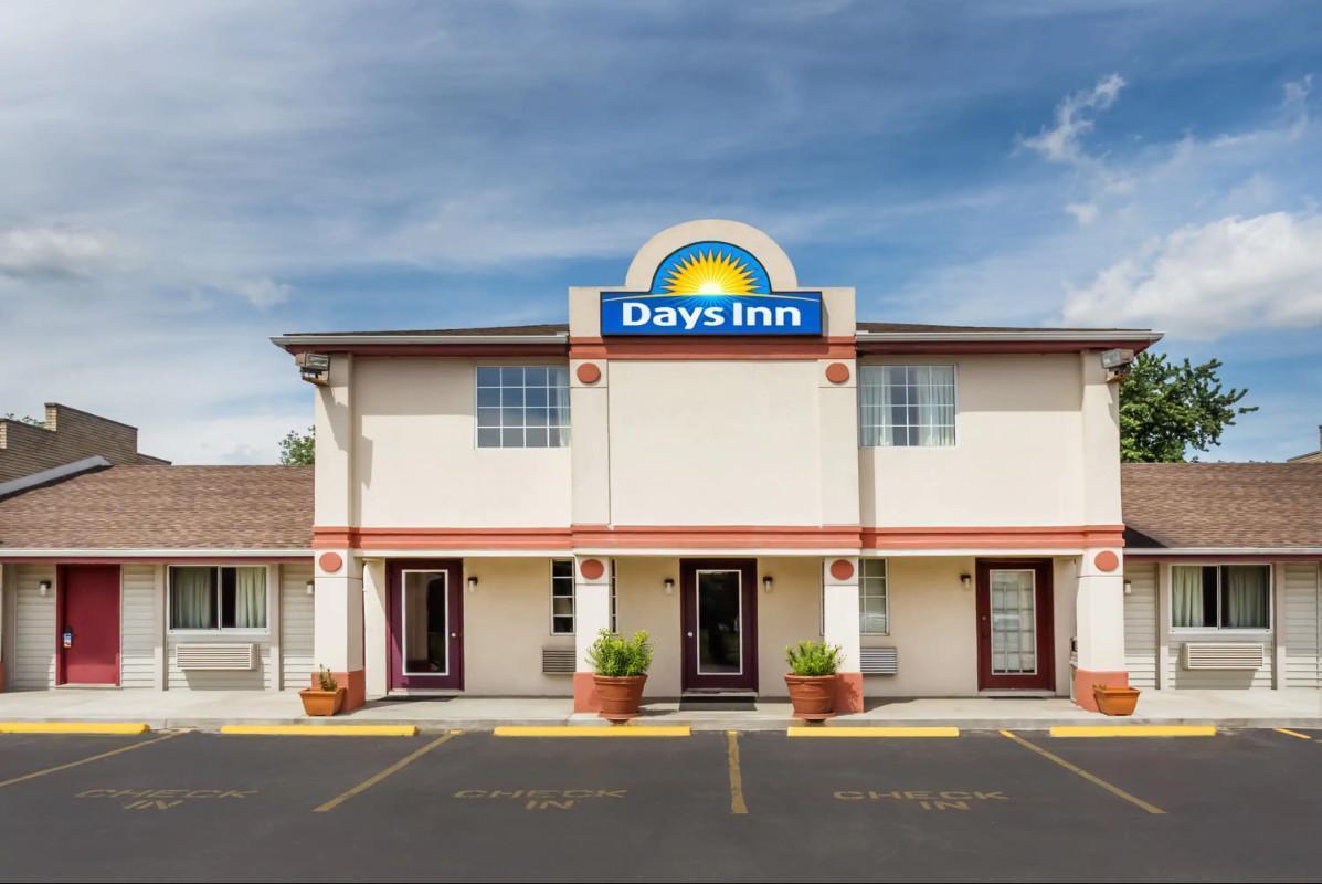 Days Inn By Wyndham Cape Carteret Near Emerald Isle Zewnętrze zdjęcie