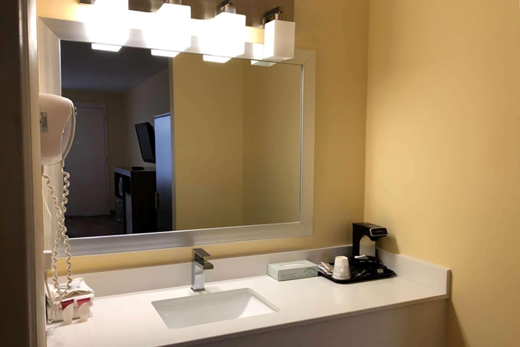 Days Inn By Wyndham Cape Carteret Near Emerald Isle Zewnętrze zdjęcie